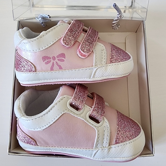 SOLD BNIB Pink Sparkle Sneaker-Style Baby Shoe - Picture 5 of 6